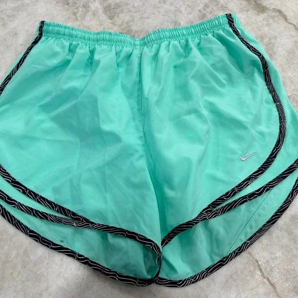 EUC Nike Women's Teal Running Athletic Shorts Size L - Picture 1 of 6